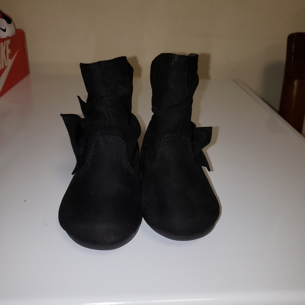 Infant black boots